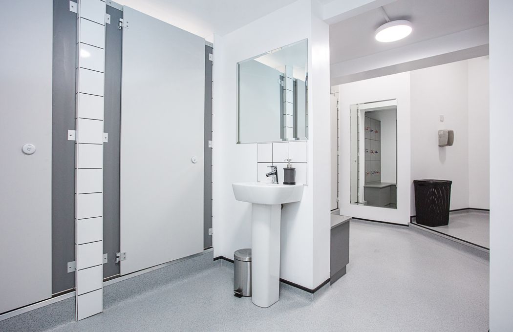 F-45 Changing Room Fit Out with toilet and shower facilities by APSS