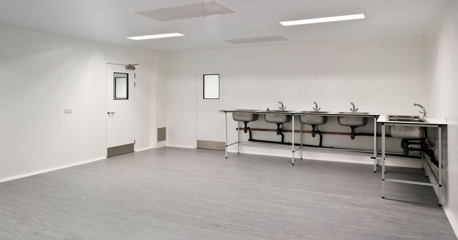 Chalice Medical Clean Room Internal sinks and Steel Partitions by APSS