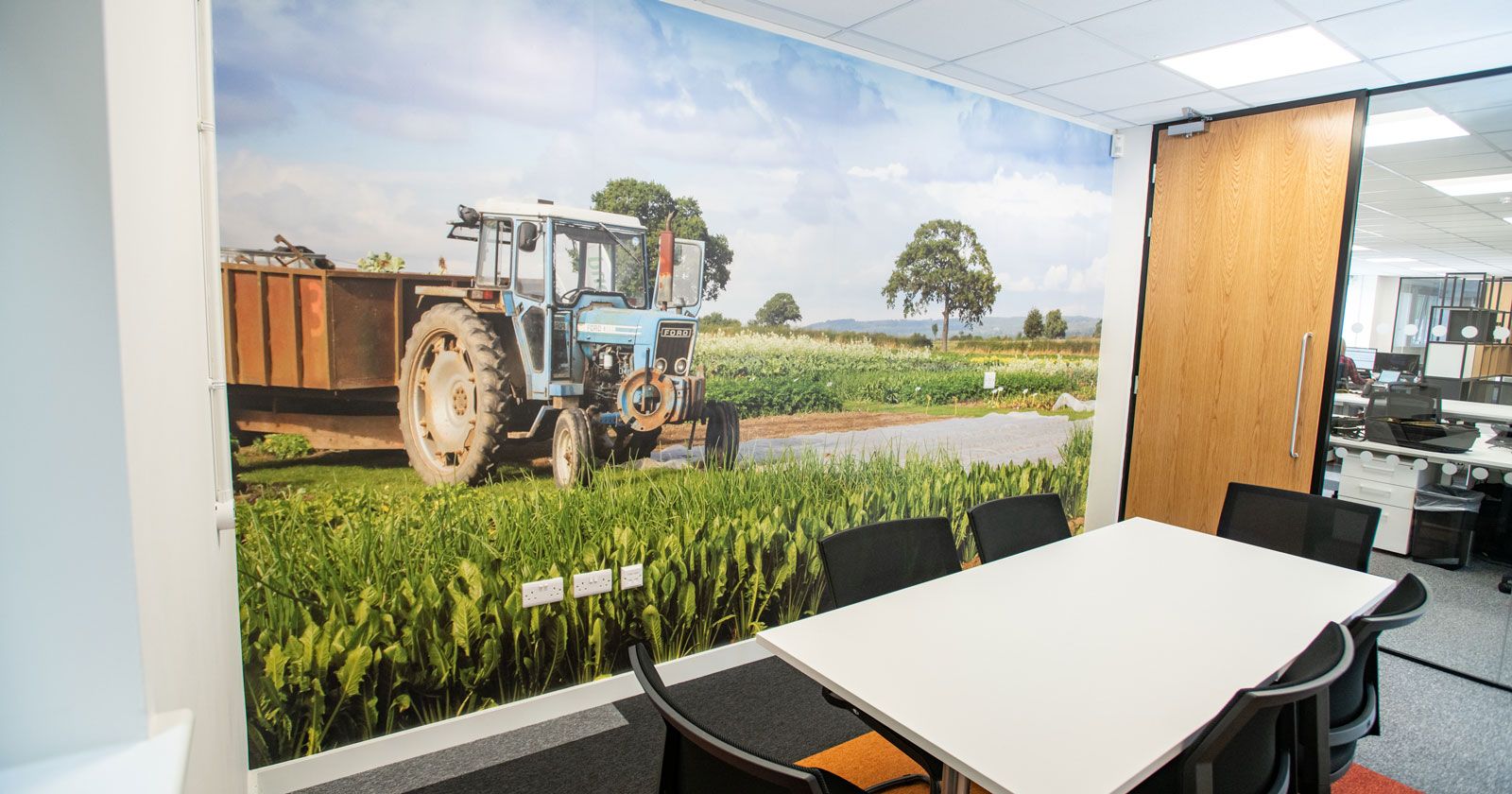 Elsoms Seeds Meeting Space Floor to Ceiling Graphics by APSS