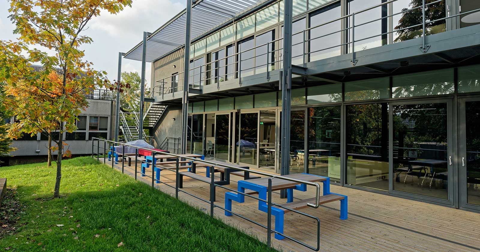 Loughborough-University-School-of-Architecture-Refit-external-curtain-walling-and-seating-by-APSS