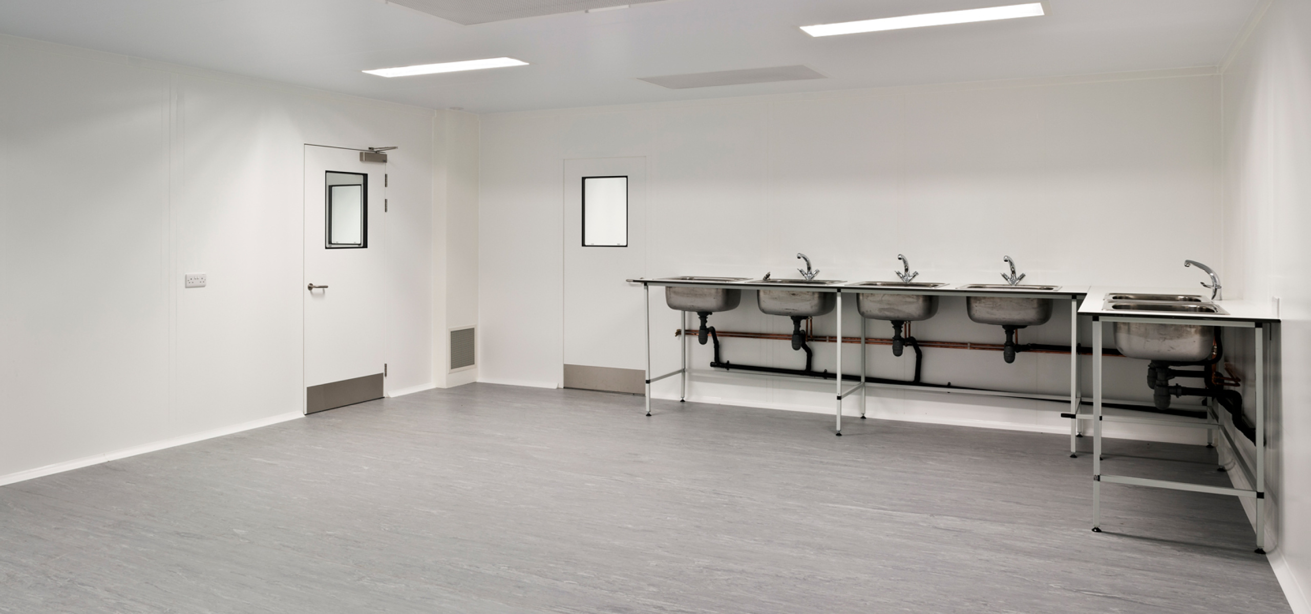 Chalice Medical Clean Room Internal sinks and Steel Partitions by APSS