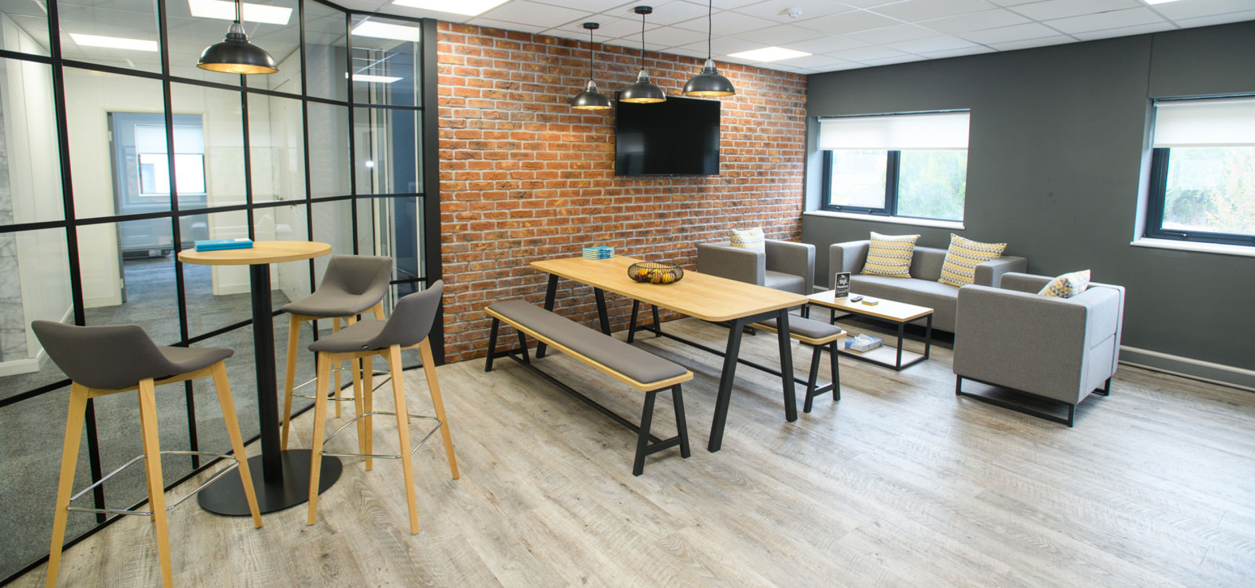 Charnwood-Accountants-Break-Out-Area-Staff-Kitchen-Designed-and-installed-by-APSS