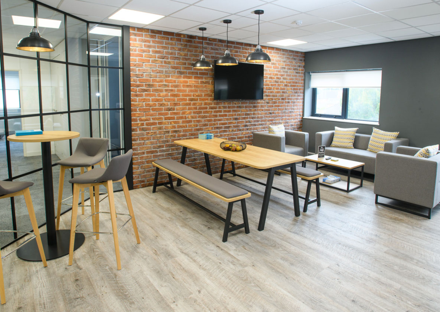 Charnwood-Accountants-Break-Out-Area-Staff-Kitchen-Designed-and-installed-by-APSS
