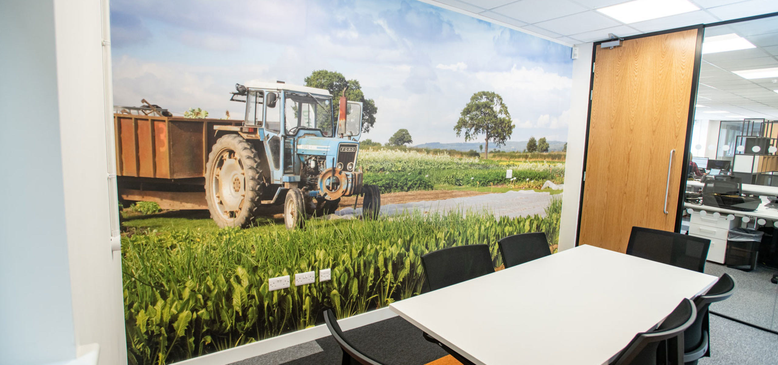 Elsoms Seeds Meeting Space Floor to Ceiling Graphics by APSS