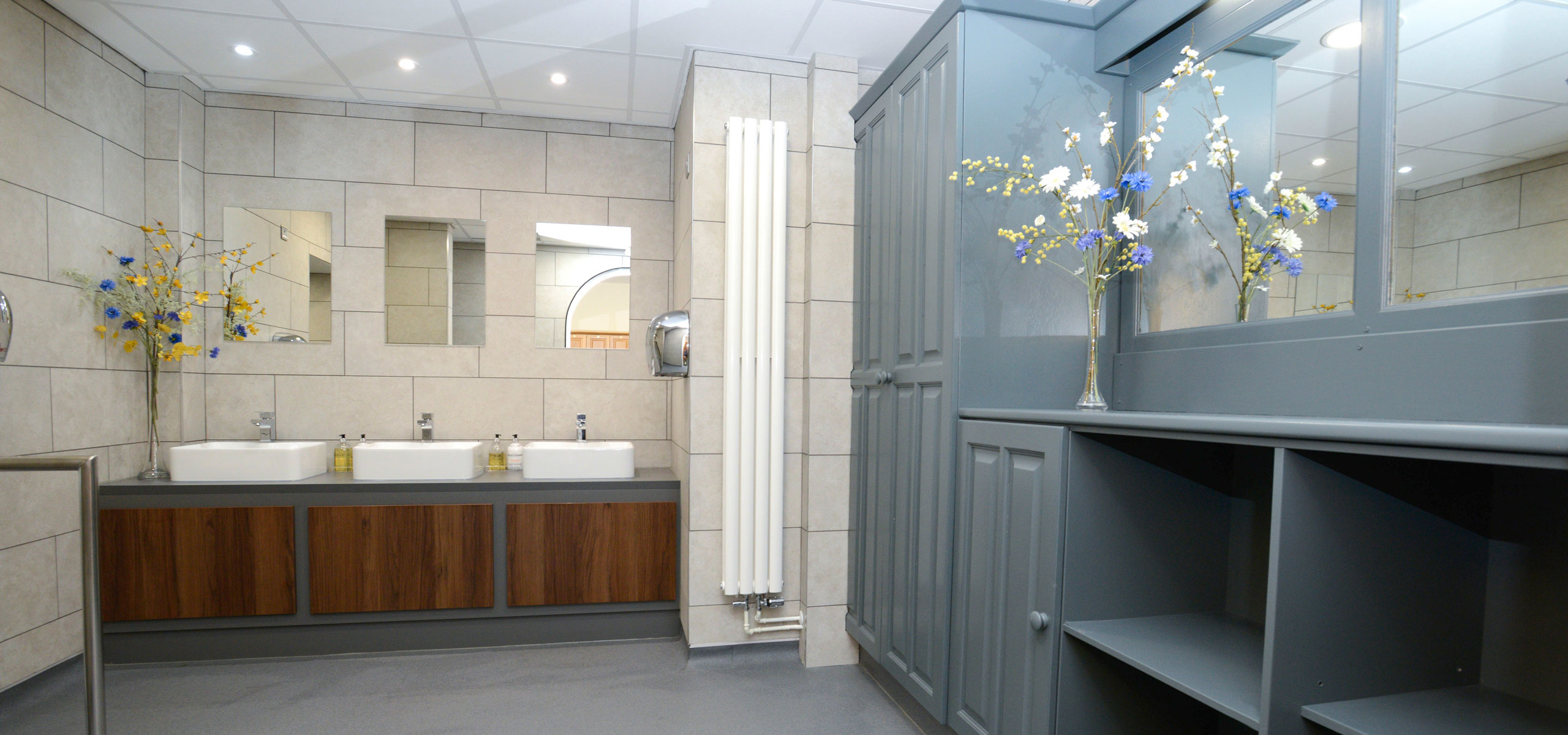 Lincoln Golf Club Sinks, Vanity Unit and Storage by APSS Joinery