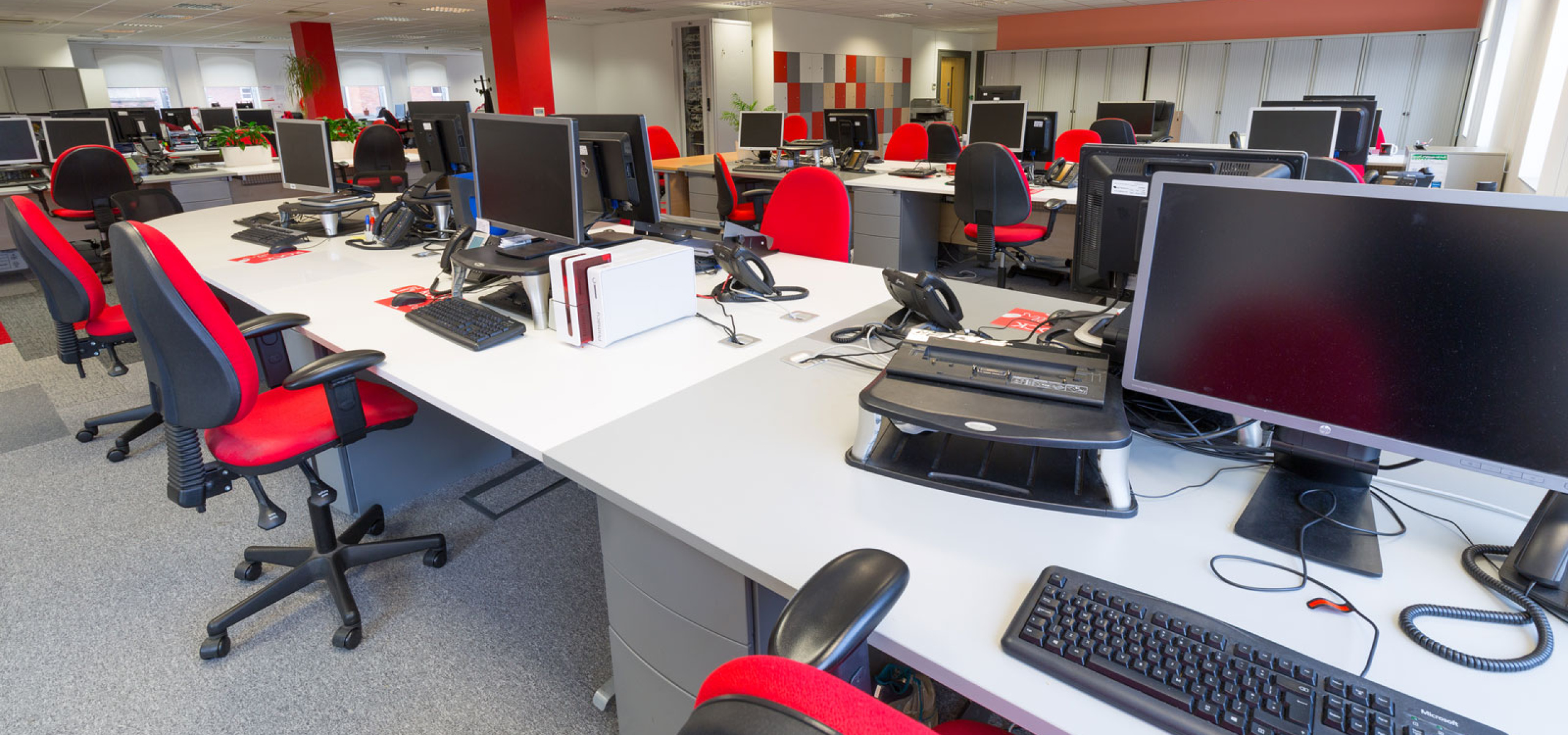 Virgin-Trains-Open-Plan-Office-refurbishment-Decluttered-by-APSS