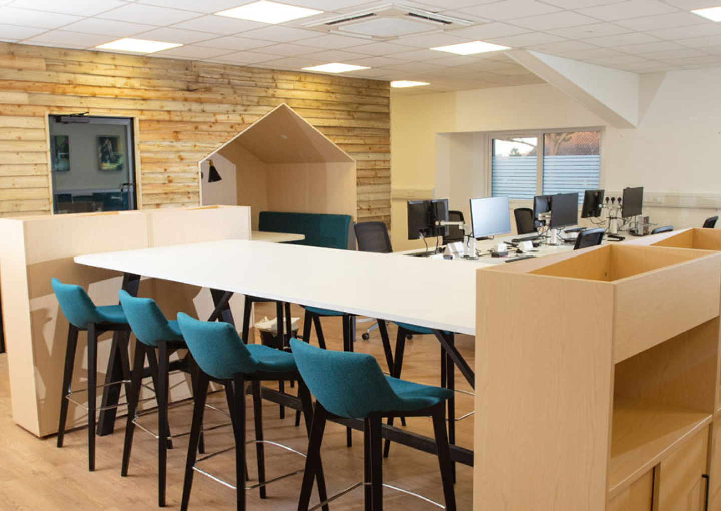 Wattbike flexible office design and refurbishment with personal meeting rooms and meeting pods by APSS